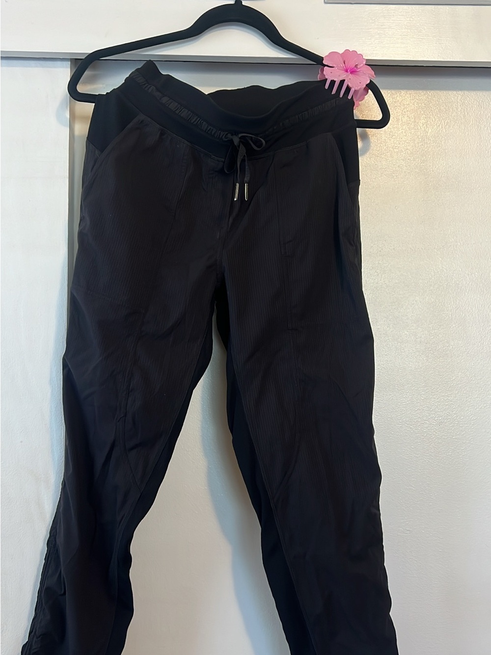 Lululemon Black Cropped Jogger Pants